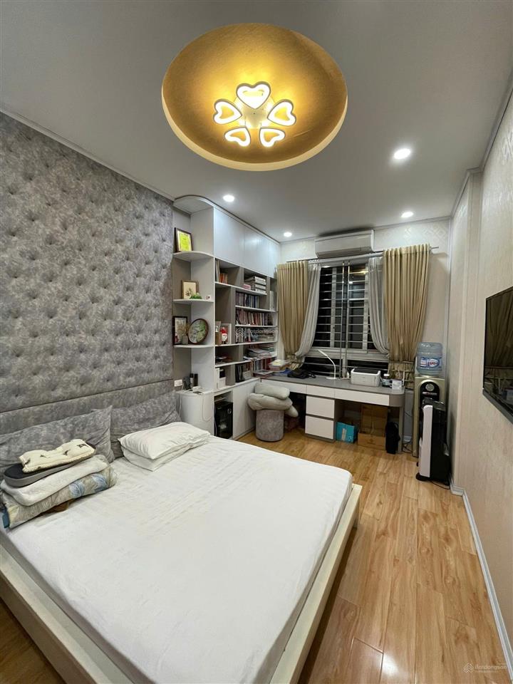 Phân lô cán bộ hoàng cầu đống đa 64m x 4 tầng mt 5m ô tô vào nhà cạnh hồ gần quận uỷ