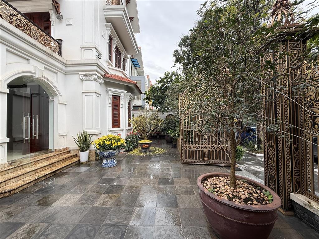 Biệt thự lô góc tt3 tây nam linh đàm view vườn hoa 310m2 x 4t mt 30m siêu kinh doanh, 130tỷ