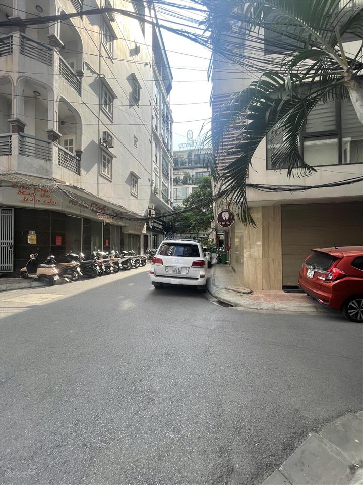 Giảm sốc 3 tỷ tòa nhà 9 tầng lô góc nam đồng dòng tiền 180tr/tháng, 80m2 mt 6.5m, ô tô tránh.
