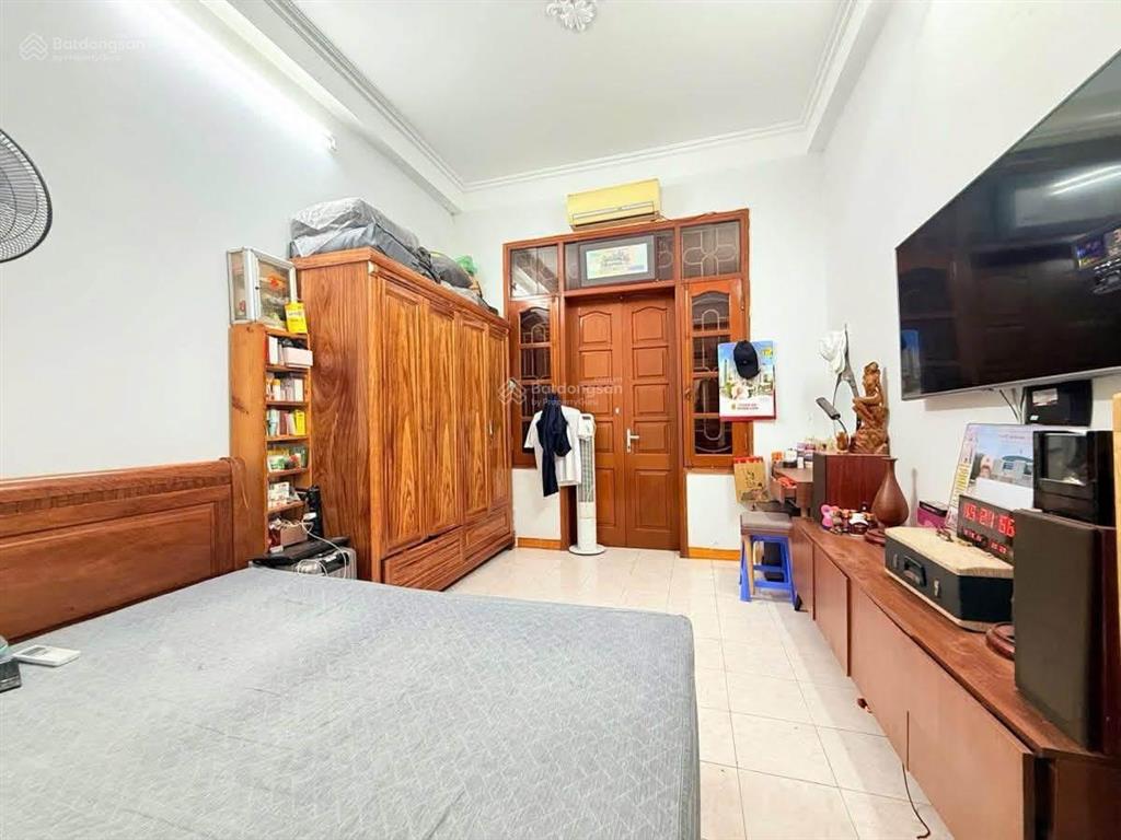 Phân lô ô tô phố quan nhân nhà 6 tầng giảm sốc 1 tỷ  42m2  giá mới 10,9 tỷ.