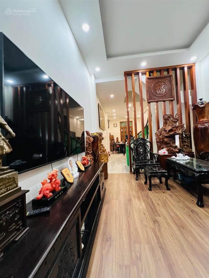 Phân lô ô tô phố quan nhân nhà 6 tầng giảm sốc 1 tỷ  42m2  giá mới 10,9 tỷ.