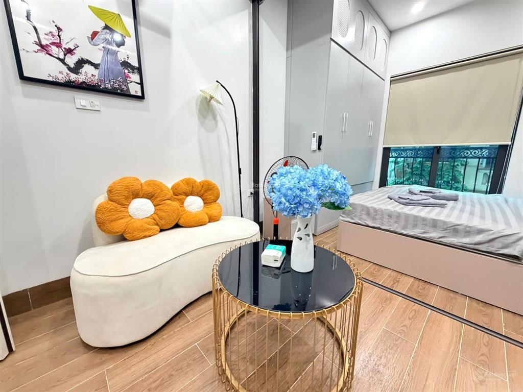Chính chủ bán tòa homestay lô góc mặt phố đông quan cầu giấy dòng tiền 200tr/tháng.
