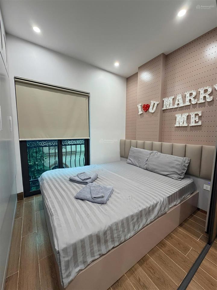 Chính chủ bán tòa homestay lô góc mặt phố đông quan cầu giấy dòng tiền 200tr/tháng.