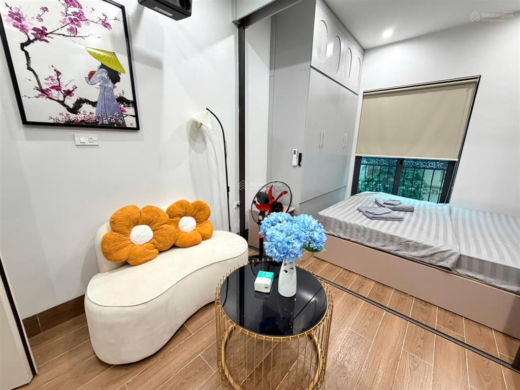 Chính chủ bán tòa homestay lô góc mặt phố đông quan cầu giấy dòng tiền 200tr/tháng.