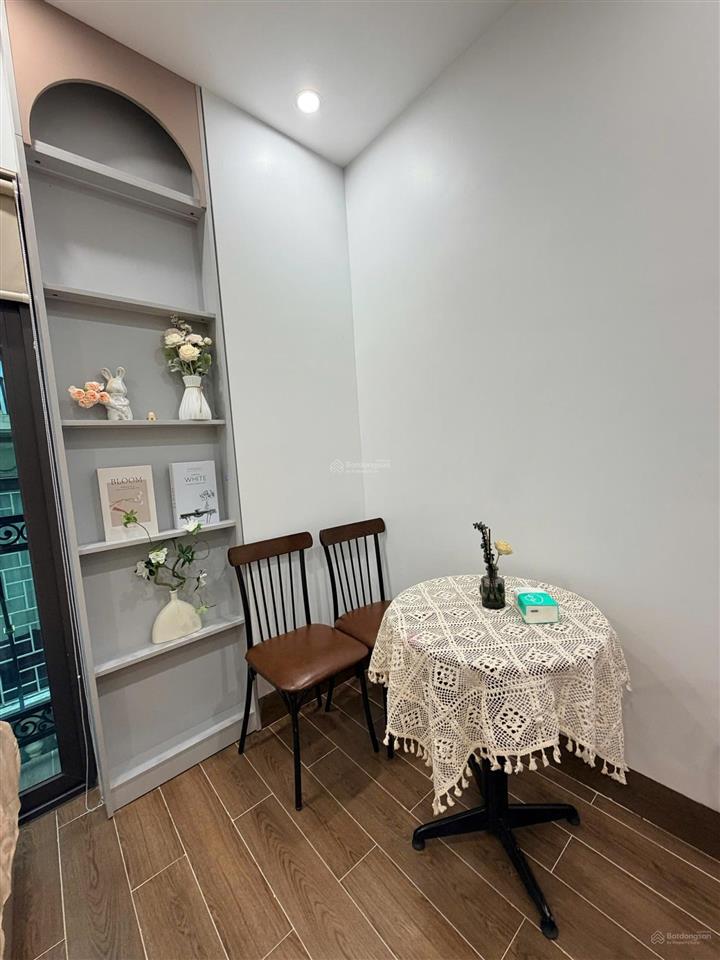 Chính chủ bán tòa homestay lô góc mặt phố đông quan cầu giấy dòng tiền 200tr/tháng.