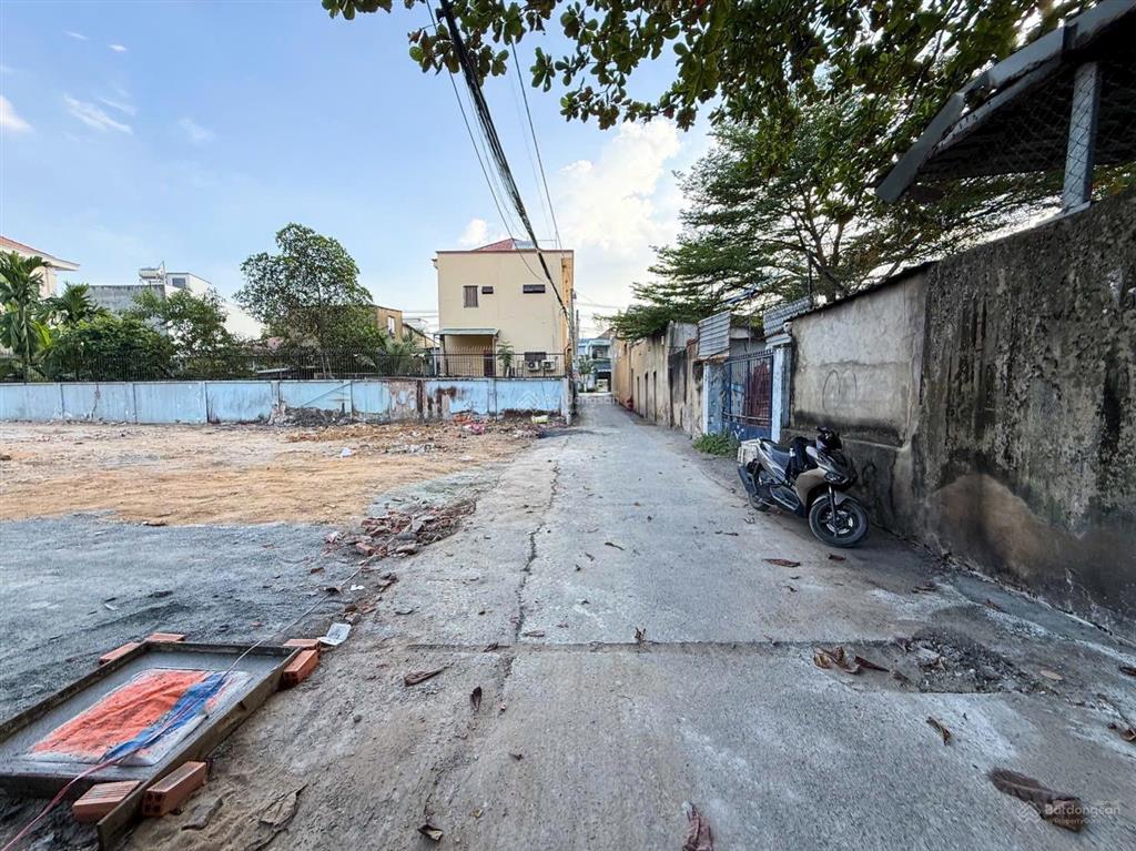 Chủ gởi bán đất (lô góc 2 mặt tiền) vị trí kinh doanh buôn bán thuộc p. bửu hoà. giá chỉ 2,9 tỷ