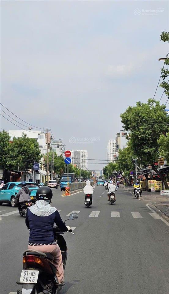 Siêu phẩm mặt tiền kinh doanh, khu 120 lê văn quới 5 tầng thang máy, giá chỉ 10,9 tỷ