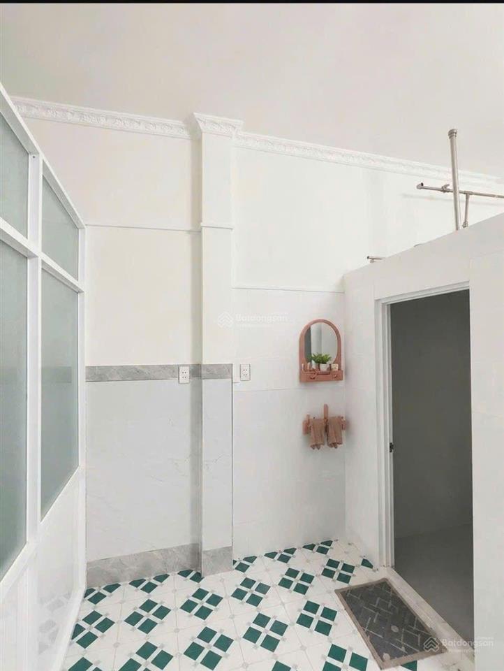 Nhà nở hậu đẹp sát mặt tiền trường chinh, quận 12, giá 4,5 tỷ