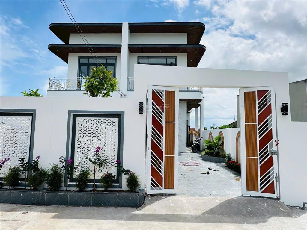 Chính chủ bán gấp nhà 700 triệu 7x20m 1 trệt 1 lầu ngay trịnh quang nghị