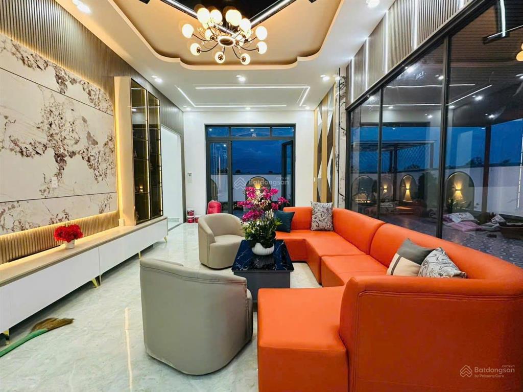 Chính chủ bán gấp nhà 700 triệu 7x20m 1 trệt 1 lầu ngay trịnh quang nghị