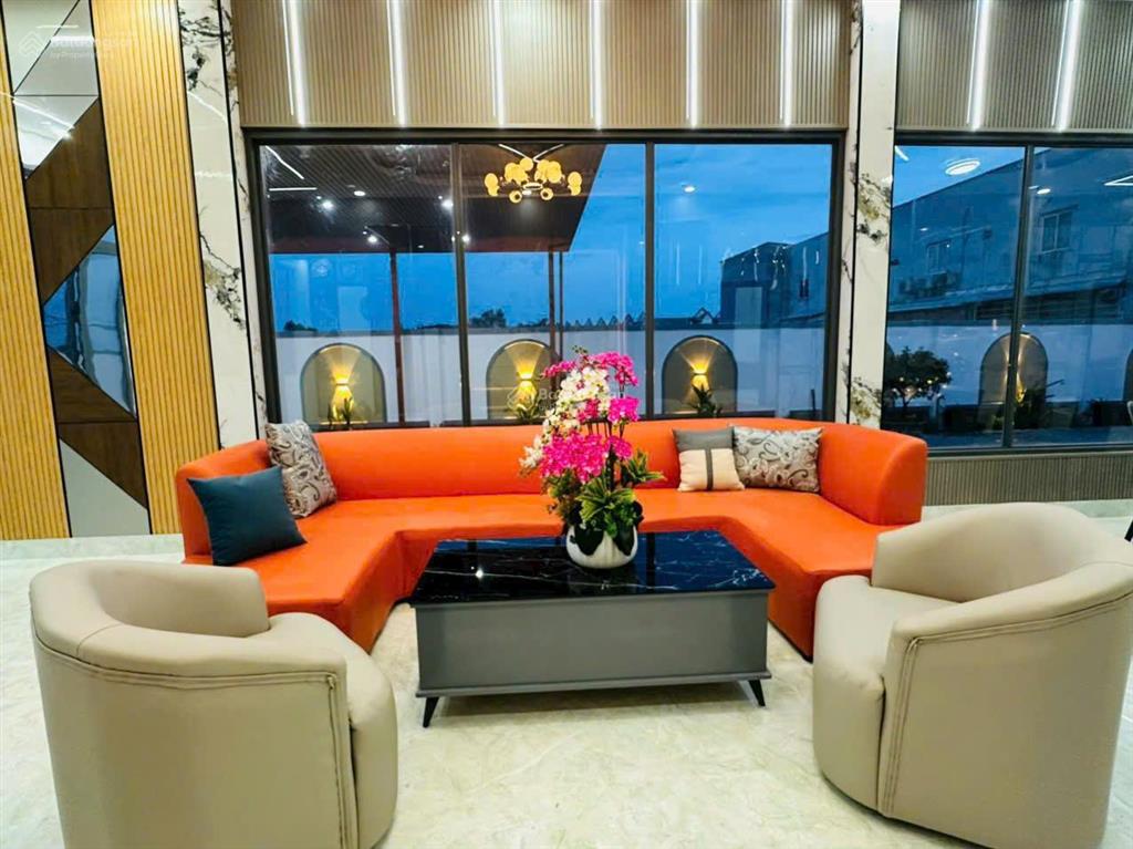 Chính chủ bán gấp nhà 700 triệu 7x20m 1 trệt 1 lầu ngay trịnh quang nghị