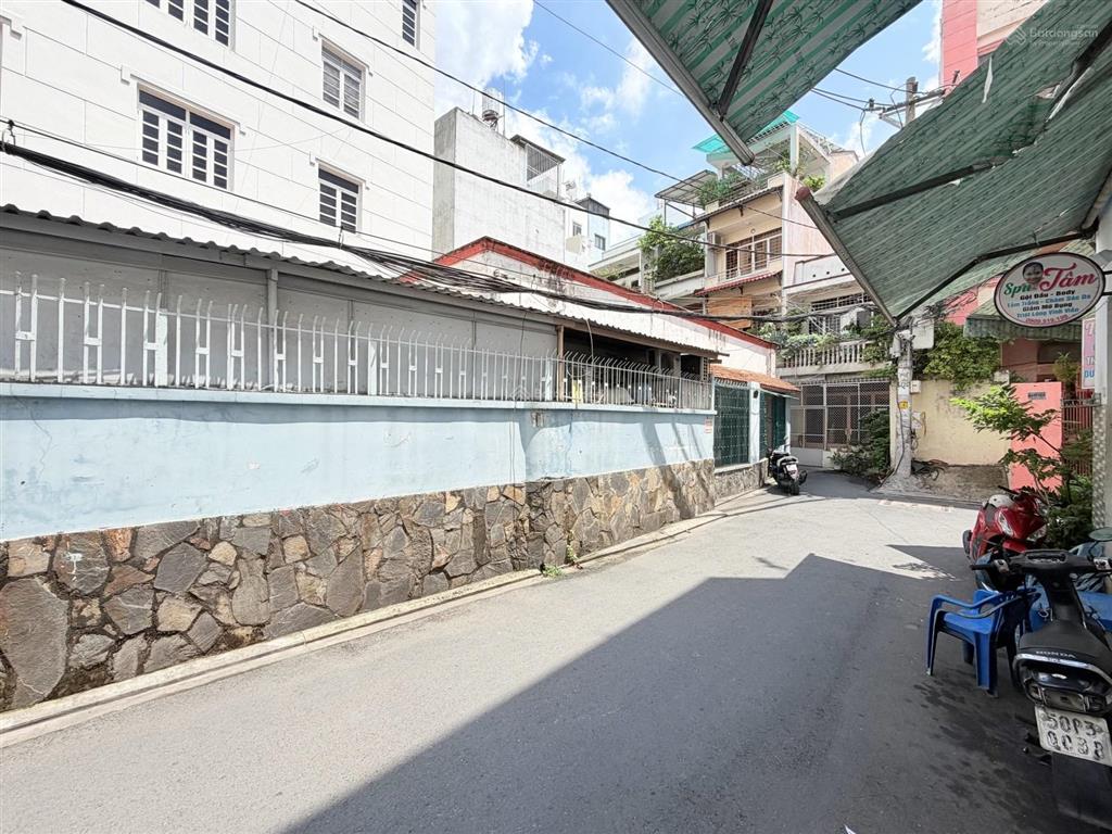 Hẻm xe hơi, quận tân bình, chủ cần bán gấp.