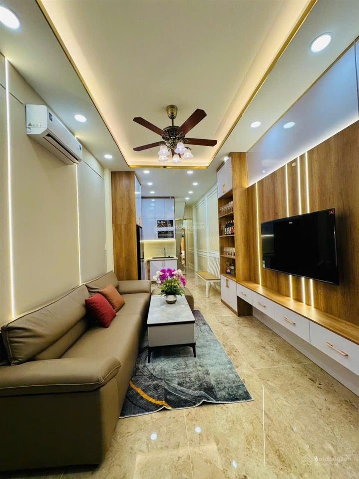 Giảm 500tr, nhà hẻm xe hơi, nhà đẹp tặng full nội thất