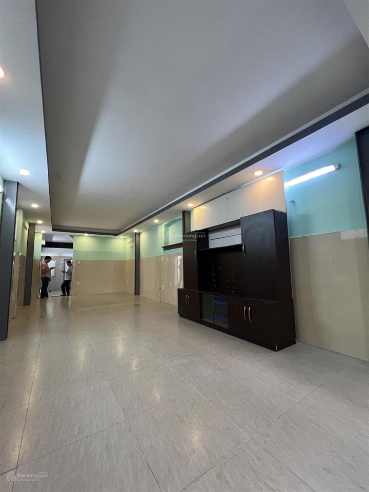 Trung tâm quận tân bình giảm 2 tỷ nhà ngay mặt tiền tứ hải, p6 ngang 4m dài 18m  dt 72m2  3 tầng