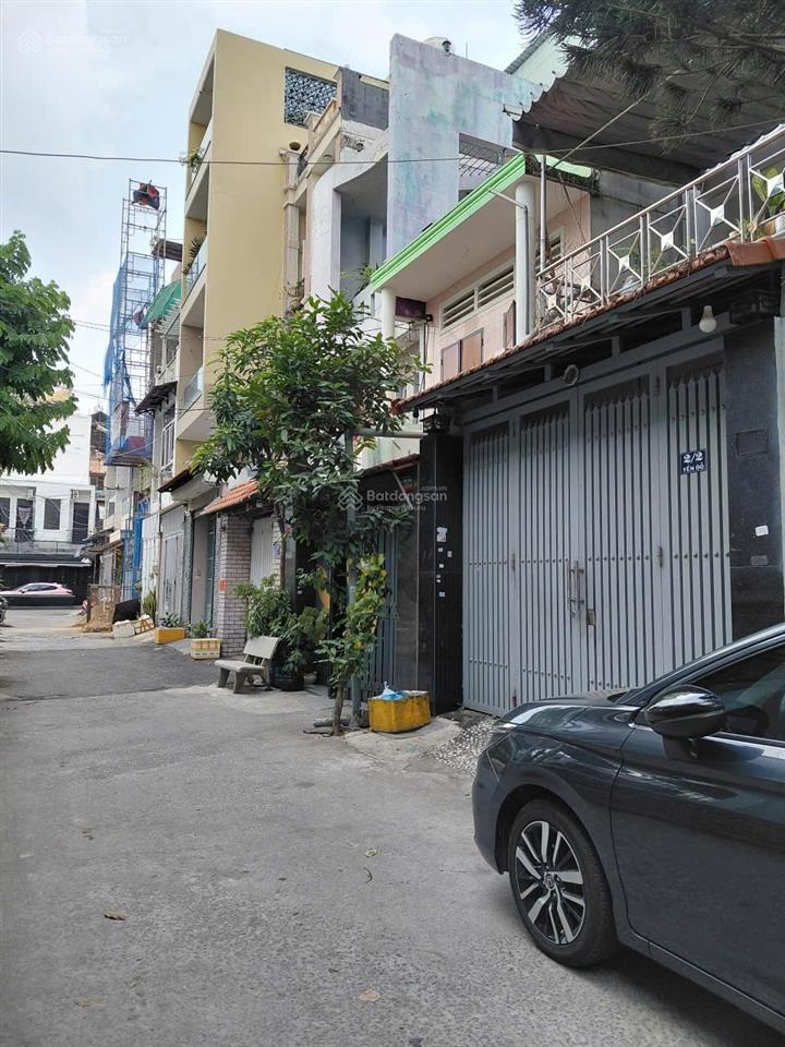 Chính chủ bán nhà  quận tân phú  đối diện công viên  khu vip  bàn cờ  phù hợp gđ công giáo