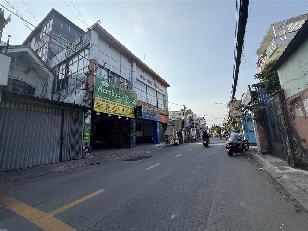 Ngang gần 7m, ngay hoàng diệu 2  diện tích siêu khủngbán nhà 3 tầng 130m2 hxh, phường linh trung