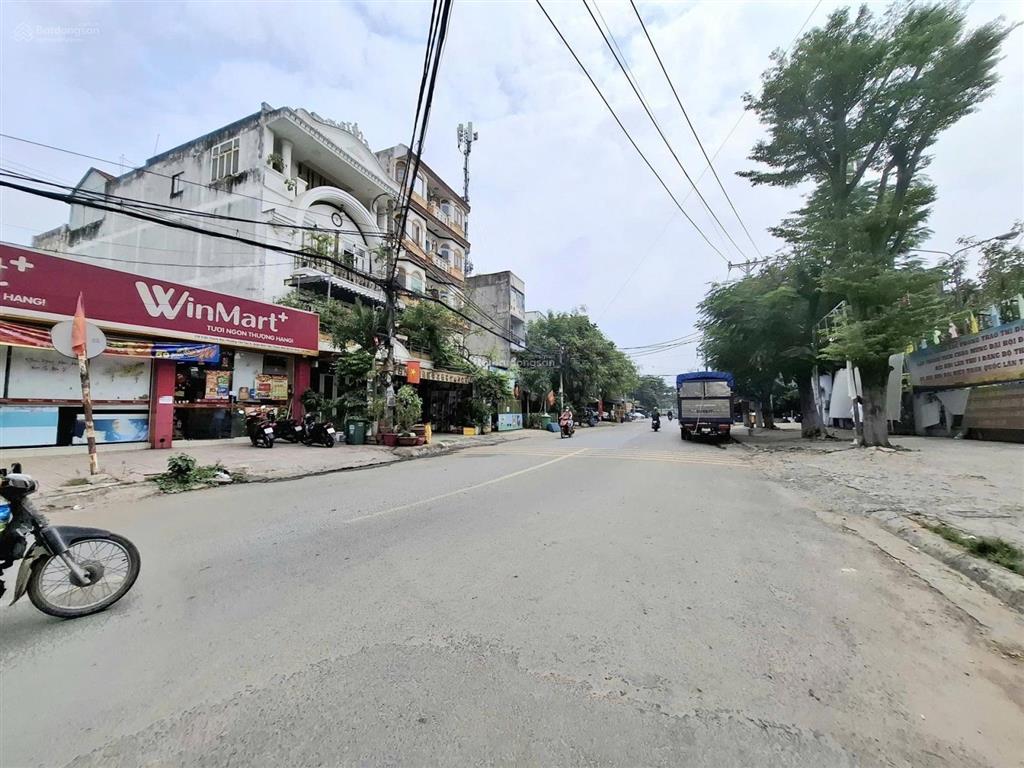 Bán nhà mặt tiền kinh doanh ngay khu tên lửa. dt 340m2 full thổ cư giá chỉ nhỉnh 18 tỷ