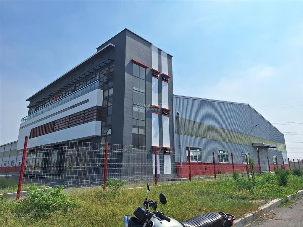 Cho thuê kho logic, xưởng 1 & 2 tầng panel khu ql5, 39 yên mỹ dt 50.000m chia lẻ xin chế xuất, fdi