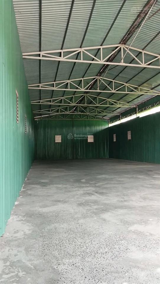 Cho thuê kho xưởng 400m2 gần vinhomes mới đẹp sạch sẽ. giá 27 triệu
