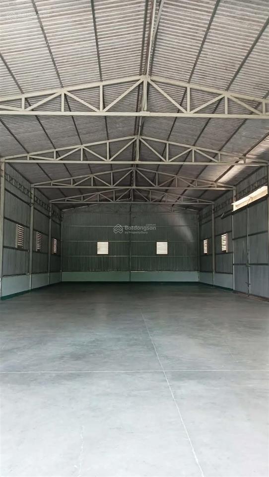 Cho thuê kho xưởng 400m2 gần vinhomes mới đẹp sạch sẽ. giá 27 triệu