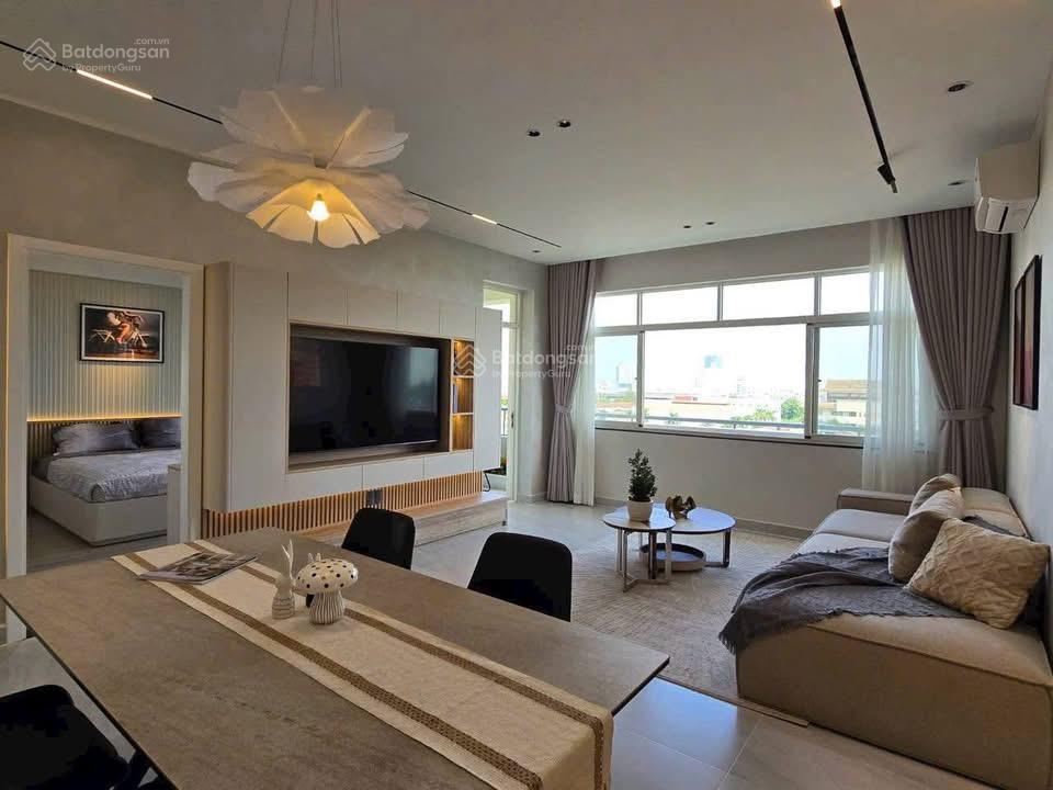 Kẹt tiền bán gấp căn hộ gia việtchánh hưng, giá 2tỷ288 (2pn) dt 70m2, gần cầu chánh hưng