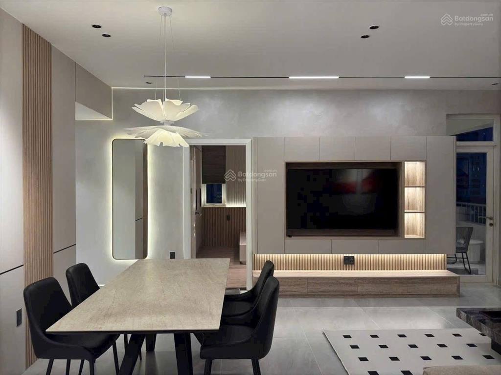 Kẹt tiền bán gấp căn hộ gia việtchánh hưng, giá 2tỷ288 (2pn) dt 70m2, gần cầu chánh hưng