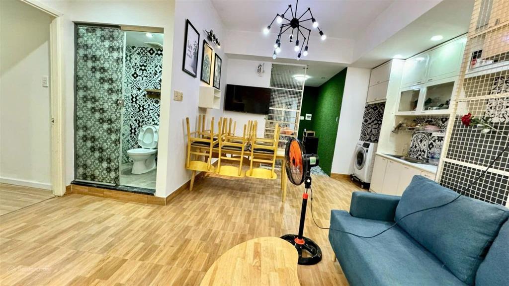 Kẹt tiền bán gấp, căn hộ b1 trường sa giá 2tỷ088 dt 68m2 (2pn 2wc), gần chợ thị nghè