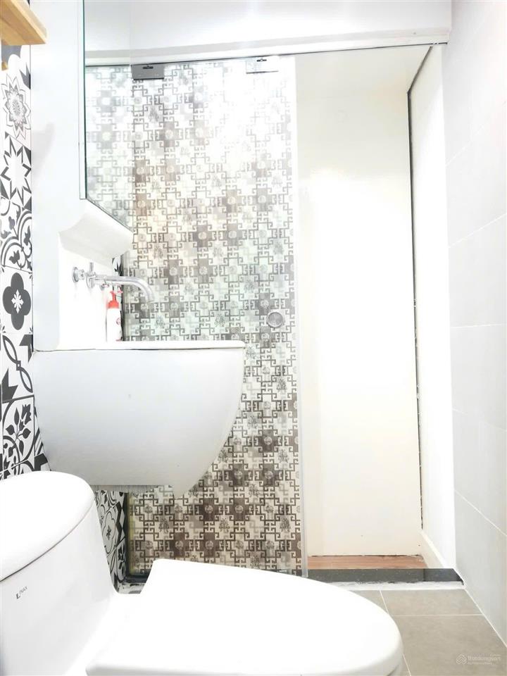 Kẹt tiền bán gấp, căn hộ b1 trường sa giá 2tỷ088 dt 68m2 (2pn 2wc), gần chợ thị nghè