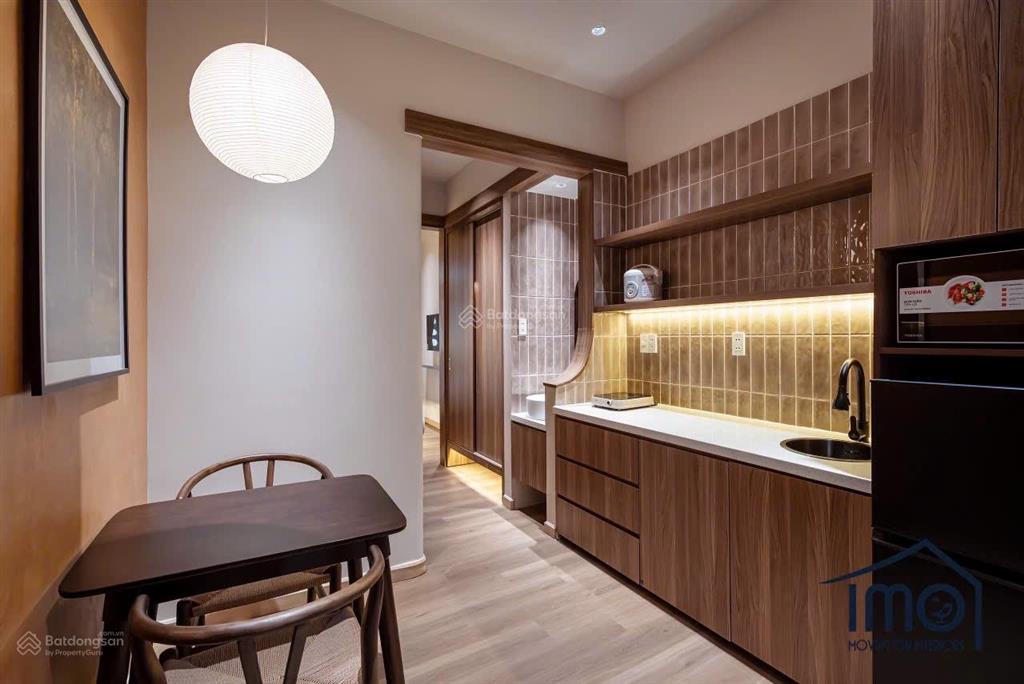 Cho thuê căn hộ quận 1, rộng 40m2 full nội thất, ban công máy giặt riêng, tiện di chuyển các quận