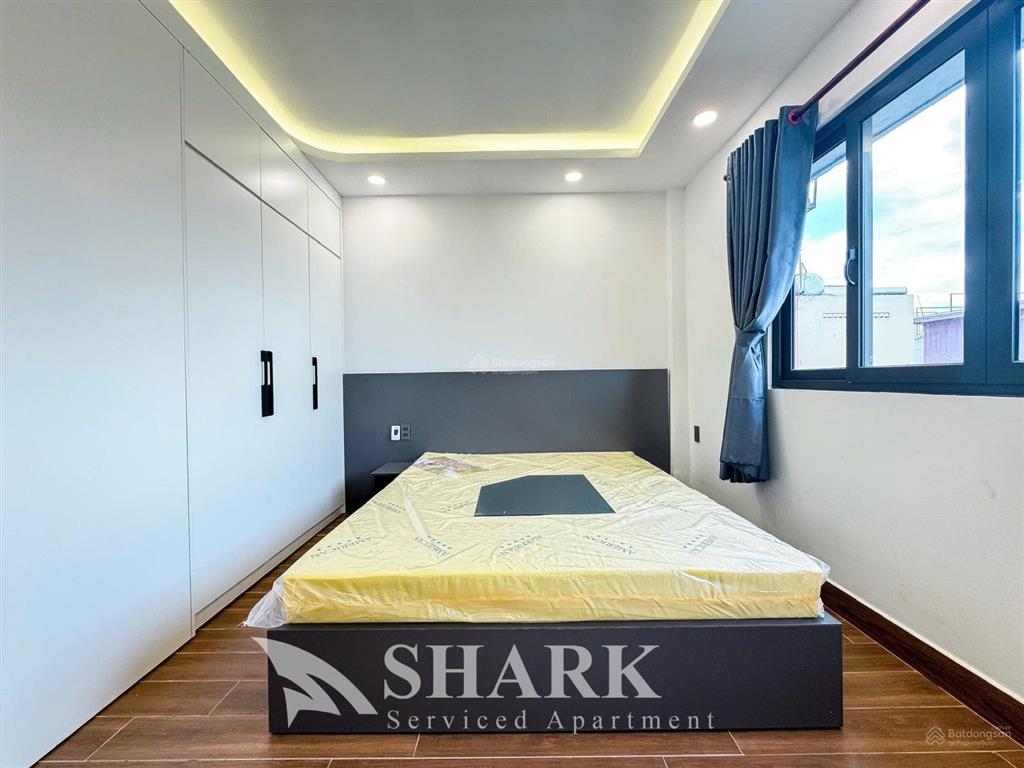 Cho thuê căn hộ 1 phòng ngủ, 40m2 full nội thất, thang máy hầm xe ngay chợ bà chiểu giáp quận 1