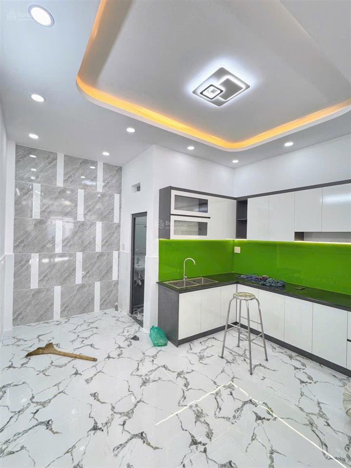 Nhà đẹp gần chợ gò xoài giáp tân phú đuc bê tông cốt thép chắc chắn,96m sd mà chủ chào nhỉnh 5t