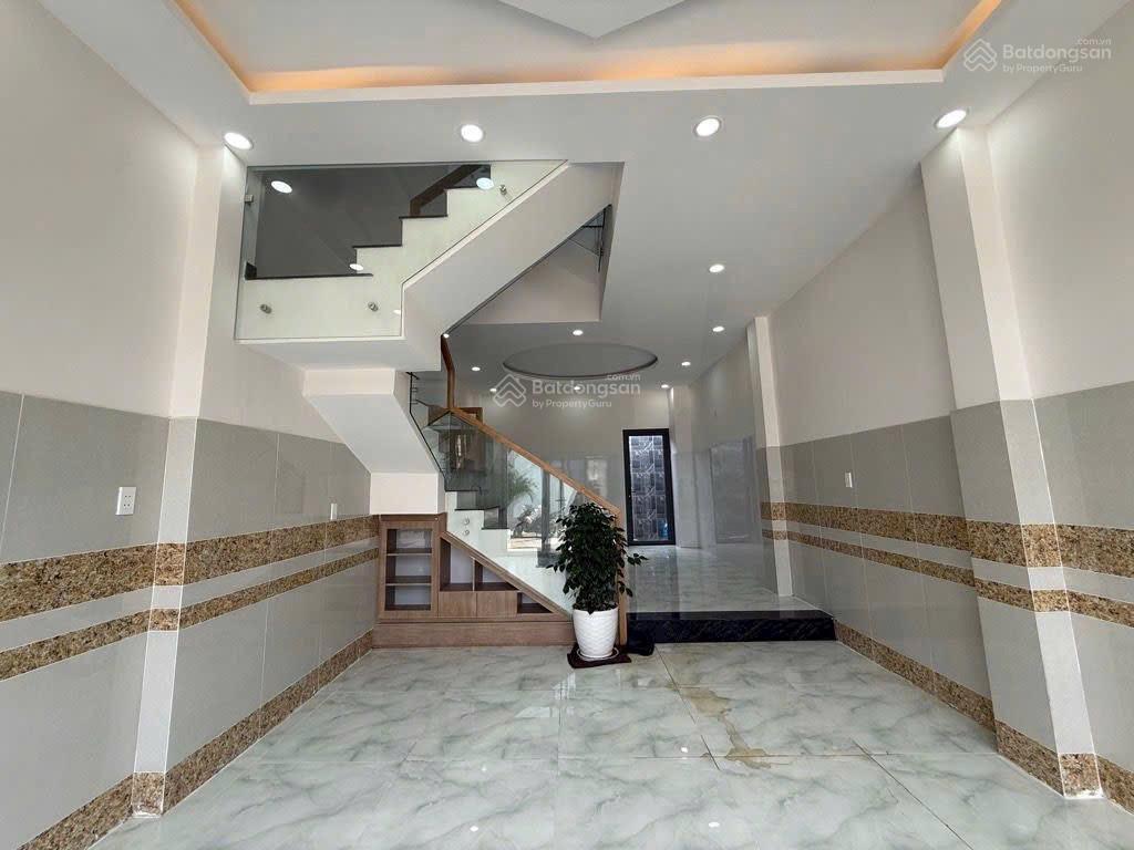 Nhà mới 5 tầng 5pn hxh lã xuân oai 50m2 chỉ 6.25tỷ