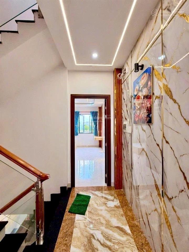 Nhà mới 3 tầng trung tâm quận 9 4pn hxh chỉ 6.5tỷ