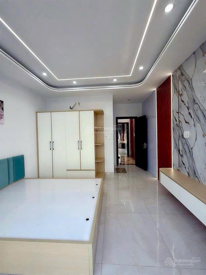 Nhà mới 3 tầng trung tâm quận 9 4pn hxh chỉ 6.5tỷ