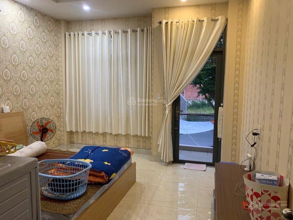 Chủ giảm 400tr  nhà 4 tầng hxh tránh ngay vòng xoay phú hữu  chỉ 7.8tỷ