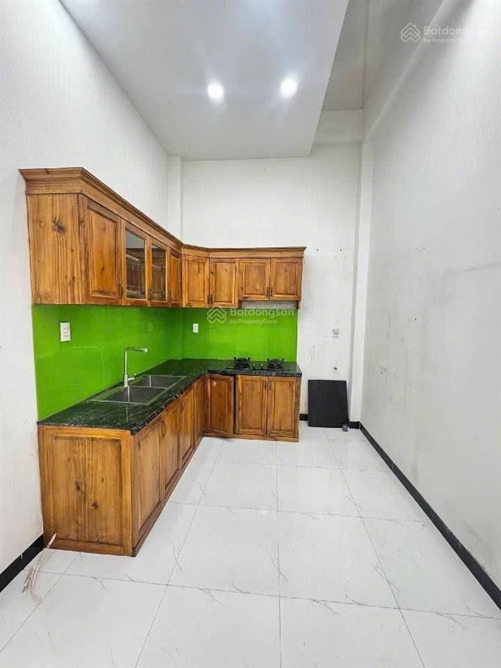 Trường lưu  3 tầng  hxh thông 8m  52m2 4pn  dân cư đồng bộ  4.3tỷ