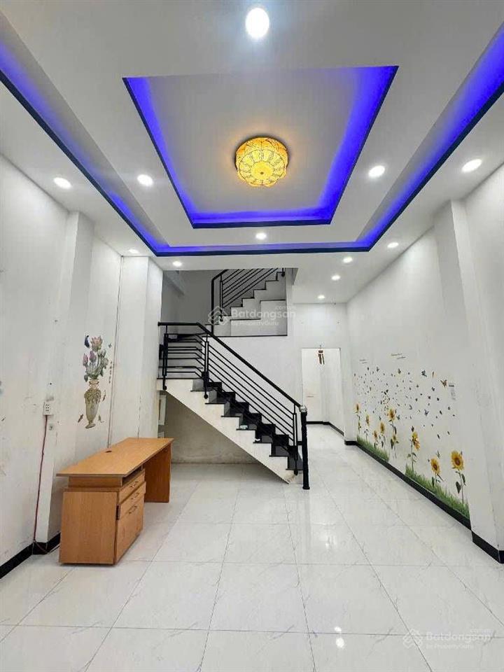 Trường lưu  3 tầng  hxh thông 8m  52m2 4pn  dân cư đồng bộ  4.3tỷ