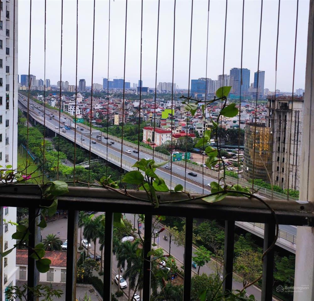 Chính chủ cần bán gấp cc 2pn  greenstars (kđt tp. giao lưu), ban công view starlakecv hòa bình