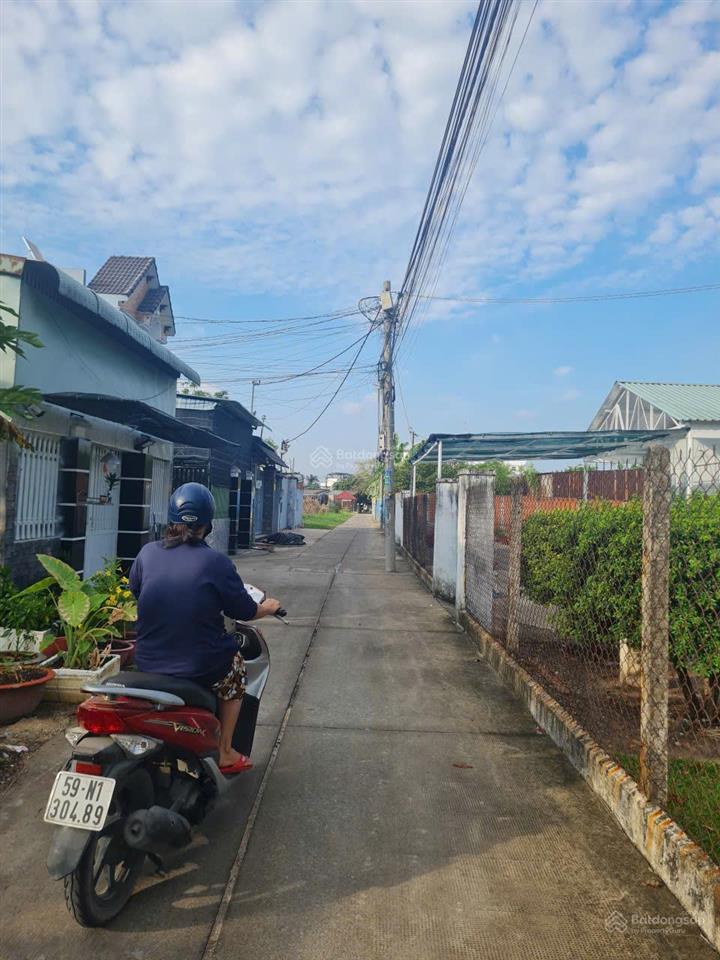 Bán lô đất 5x20m, cn 90m2 thổ  xuân thới sơn 32, gần ngã 3 giồng  chỉ 2.55 tỷ