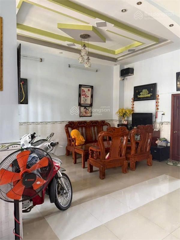 Bán nhà 7.7x11m, 2 tầng, 4pn  khu phân lô đẹp phạm thị giây, thới tam thôn  chỉ 5.25 tỷ
