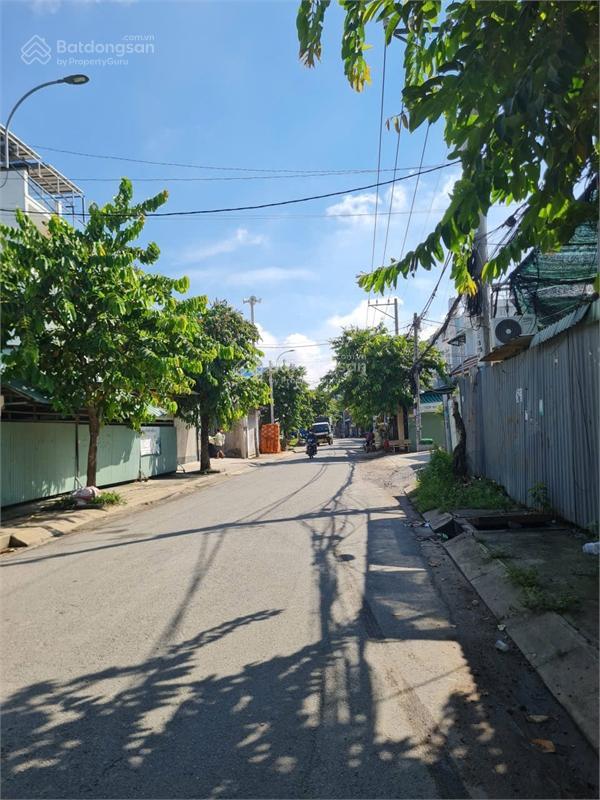 Cực gấp bán 12.5 tỷ  xưởng 400m2 mặt tiền xuân thới thượng, bà điểm  cách chợ đầu mối 500m