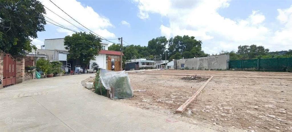 Bán lô đất 5x20m, có 90m2 thổ  đường lê thị kim, ngay sát ubnd xuân thới sơn  giá 3 tỷ tl