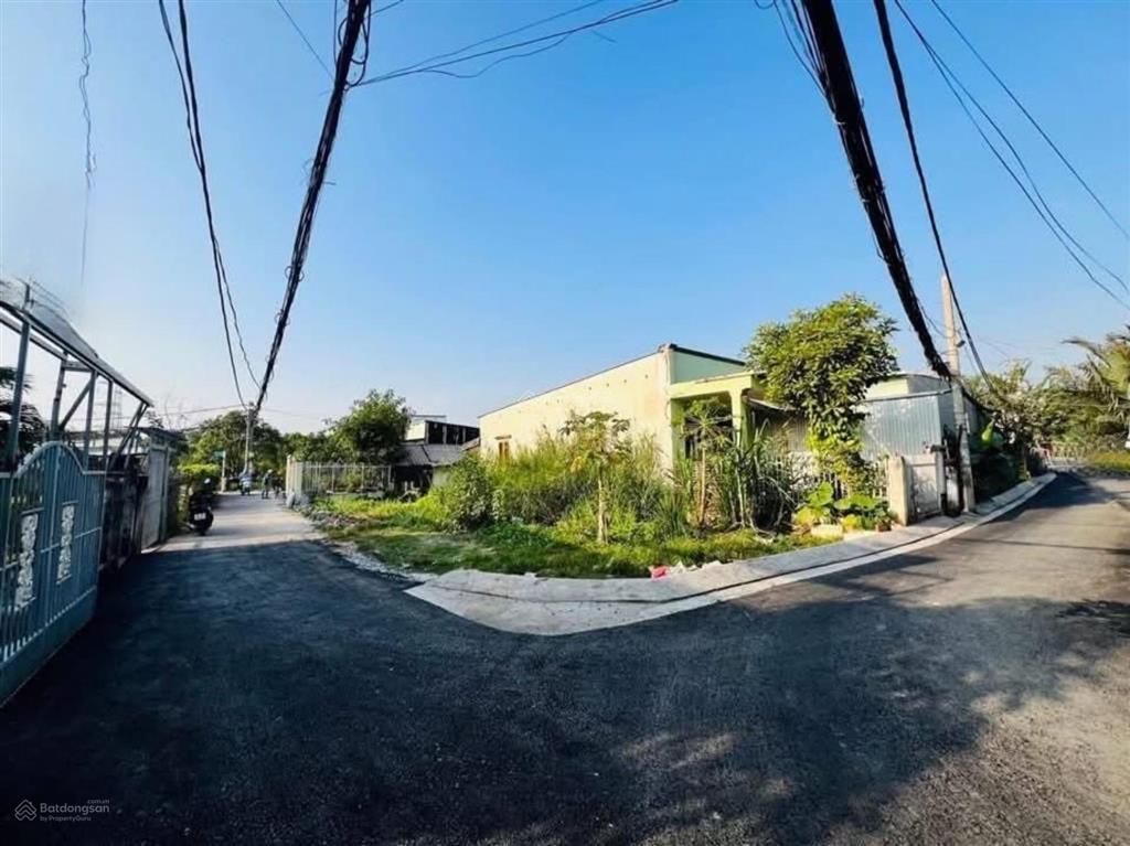 Tuấn nhà đẹp 2,99 tỷ lô đất 144m2 góc 2 mặt tiền hẻm nhựa xe hơi tại lê văn lương nhà bè