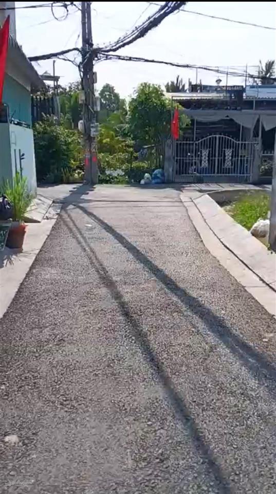 Tuấn nhà đẹp 2,99 tỷ lô đất 144m2 góc 2 mặt tiền hẻm nhựa xe hơi tại lê văn lương nhà bè