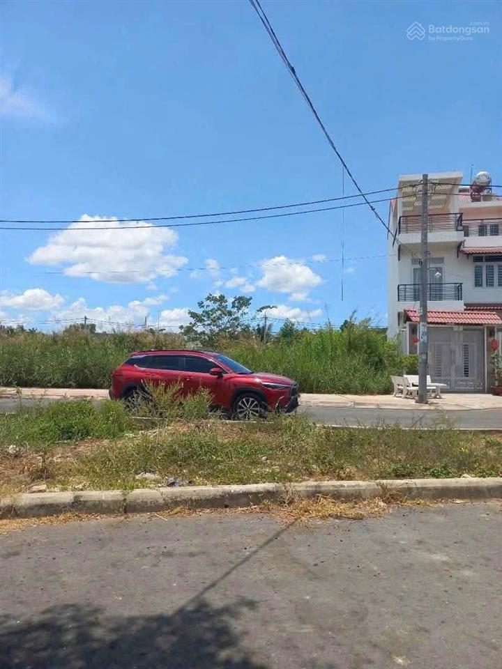 Tuấn nhà đẹp 4,5 tỷ 105m đường 10m kdc đông ngay trung tâm hành chính nhà bè đường nguyễn bình