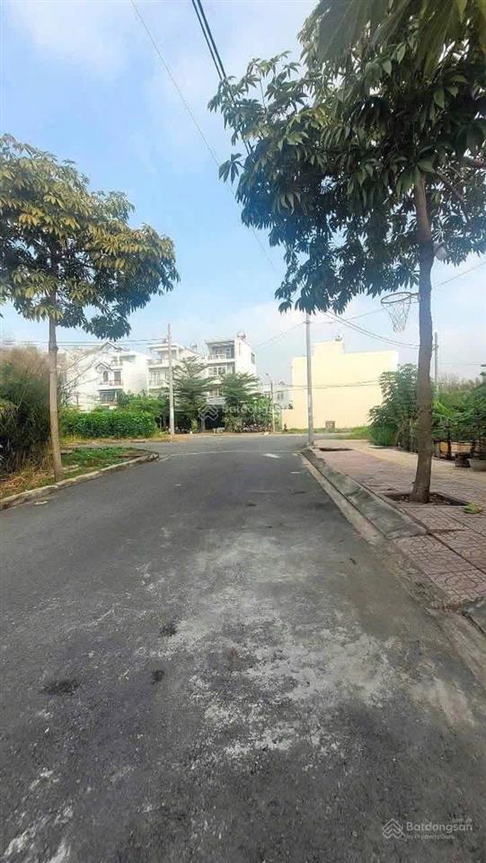 Tuấn nhà đẹp 4,5 tỷ 105m đường 10m kdc đông ngay trung tâm hành chính nhà bè đường nguyễn bình