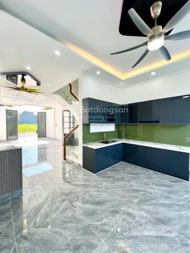 Tuấn nhà đẹp 4,5 tỷ nhà 3 tầng mới 100% tại long hậu giáp nhà bè, cách phú mỹ hưng 25 phút