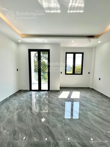 Tuấn nhà đẹp 4,5 tỷ nhà 3 tầng mới 100% tại long hậu giáp nhà bè, cách phú mỹ hưng 25 phút