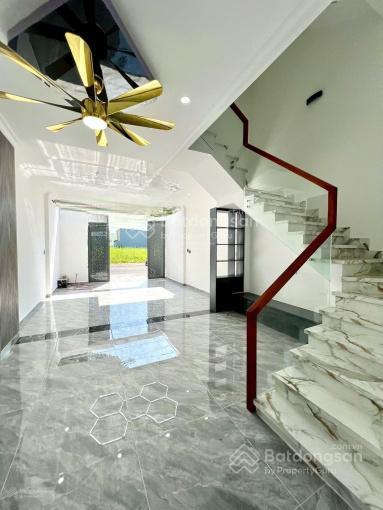 Tuấn nhà đẹp 4,5 tỷ nhà 3 tầng mới 100% tại long hậu giáp nhà bè, cách phú mỹ hưng 25 phút