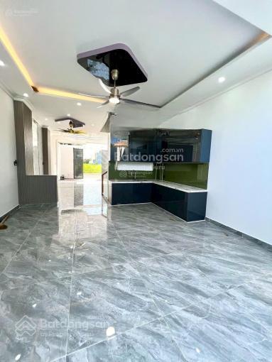Tuấn nhà đẹp 4,5 tỷ nhà 3 tầng mới 100% tại long hậu giáp nhà bè, cách phú mỹ hưng 25 phút